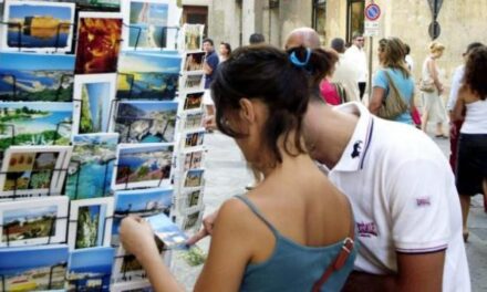 TURISMO E STRANIERI – Il turismo straniero porta nelle casse della Sardegna più di un miliardo e mezzo di euro: è record. E il 2024 si prospetta ancora migliore. Il 48% dei viaggiatori viene da fuori. Meloni e Serra (Confartigianato Sardegna): “Appeal della nostra Isola ancora fortissimo: lavoriamo ancora di più su promozione e servizi”.