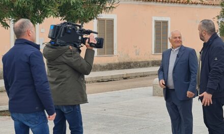 CANADA-SARDEGNA – Su Rai Tre Nazionale l’invito dei pensionati di ANAP Confartigianato Sardegna ai “colleghi” canadesi. Sabato 19 aprile alle 13.25 nella puntata di “Mezzogiorno Italia” nel servizio registrato a San Pantaleo (Olbia-Gallura). Giovanni Mellino (Presidente ANAP Confartigianato Sardegna e VicePresidente Nazionale) “Già al lavoro per far conoscere la proposta e contribuire all’arrivo dei pensionati dal Canada”.
