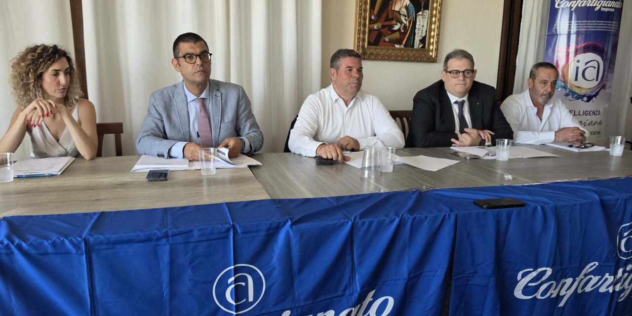 ELEZIONI CONFARTIGIANATO SARDEGNA – Giacomo Meloni confermato Presidente di Confartigianato Imprese Sardegna. 60 anni, imprenditore edile di Olbia continuerà a guidare le 7mila imprese, con 20mila addetti, per i prossimi 2 anni. Eletto stamattina a Sennori (SS). In Sardegna 34mila imprese artigiane con 64mila lavoratori e 3miliardi e mezzo di valore aggiunto. Allarme per ricambio generazionale e competitività: manca il personale e i giovani.